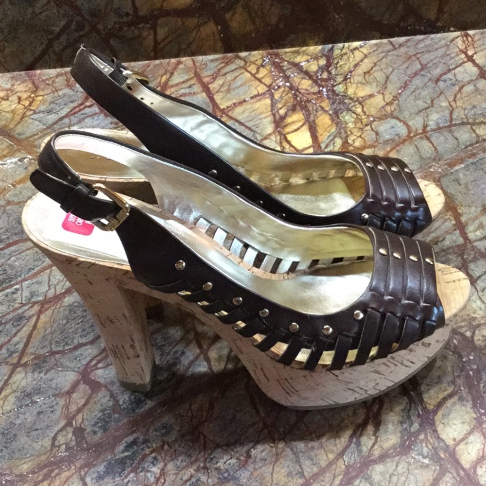 Guess Sandals - Picture 2 of 4